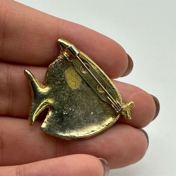 Vintage Small Dainty Black and Red Enamel Angel Fish Brooch Gold Tone Ocean - Picture 3 of 6